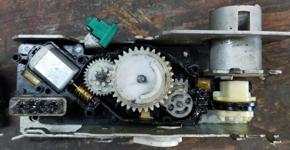 2010TC_drivers_assembly_gearbox.thumb.jpg.639eb1967c4610d686129233c53d1b34.jpg